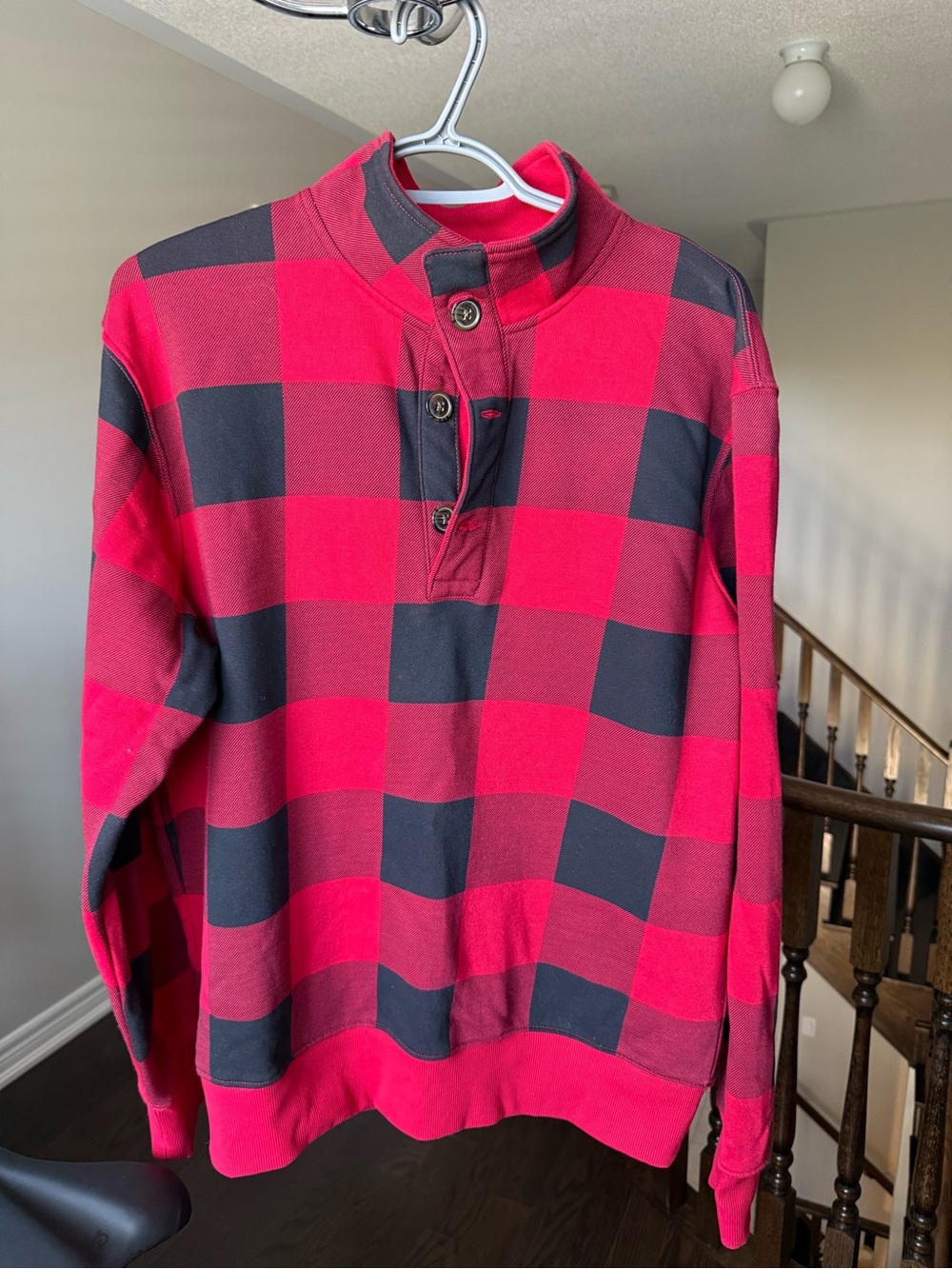 Men's Red and Black Buffalo Plaid Pullover Sweater - size M